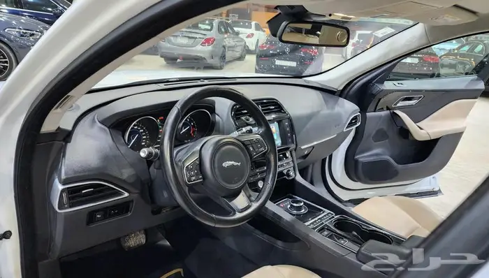 جاكور F Pace 2017 19
