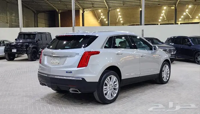 كاديلاك XT5 2017 10