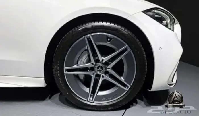 مرسيدس C200 AMG Line 2025 4