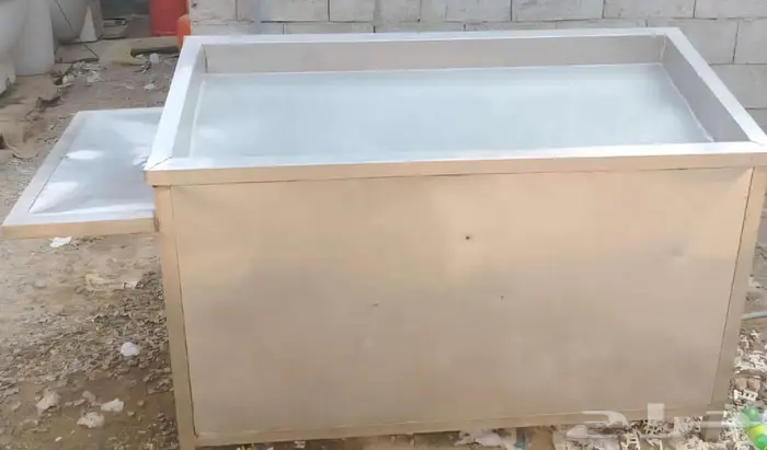 طاوله فرش سمك للبيع مقاس 1.60 90 1