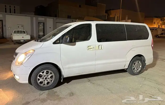 للبيع هونداي H1 8