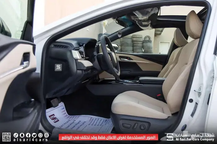 تويوتا كامري LE هايبرد 2025 31