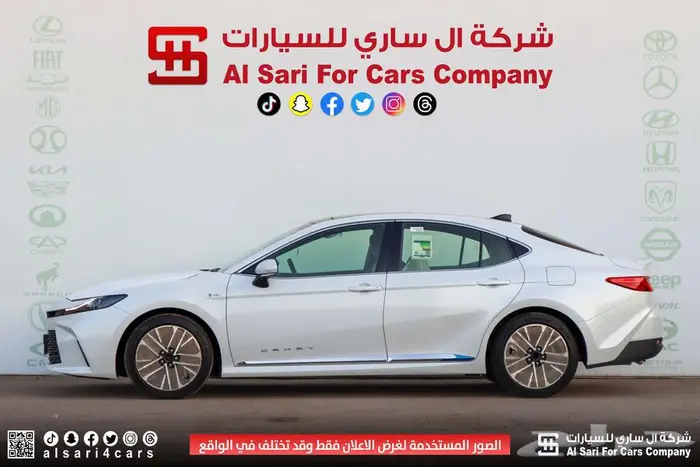 تويوتا كامري LE هايبرد 2025 7