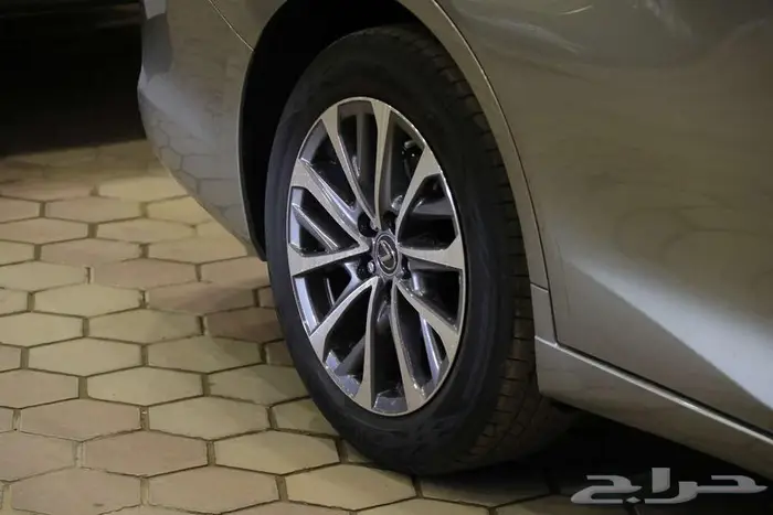 لكزس ES 250 AA 7