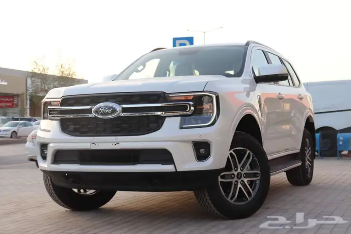 فورد ايفرست XLT بنزين 2025 العائلية نصف فل اقل الاسعار 0