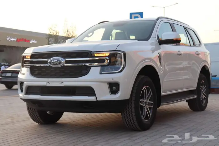 فورد ايفرست XLT بنزين 2025 العائلية نصف فل اقل الاسعار 2
