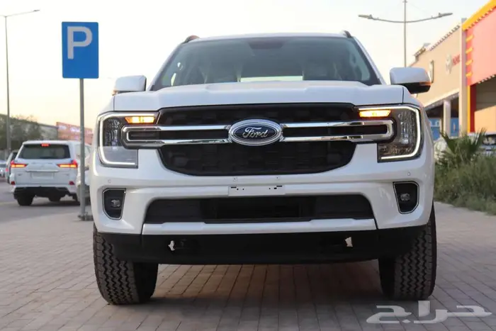 فورد ايفرست XLT بنزين 2025 العائلية نصف فل اقل الاسعار 5