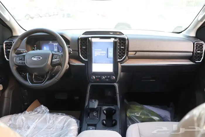 فورد ايفرست XLT بنزين 2025 العائلية نصف فل اقل الاسعار 10