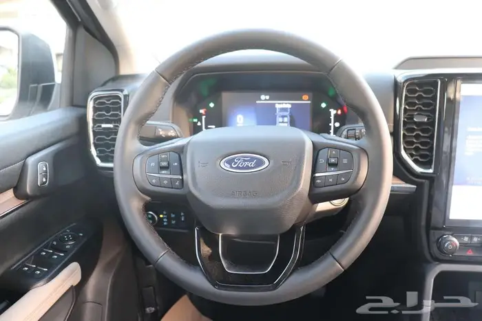 فورد ايفرست XLT بنزين 2025 العائلية نصف فل اقل الاسعار 21