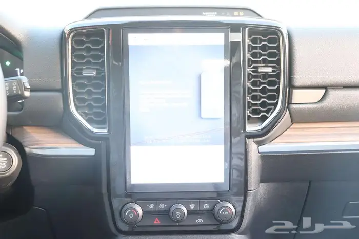 فورد ايفرست XLT بنزين 2025 العائلية نصف فل اقل الاسعار 31