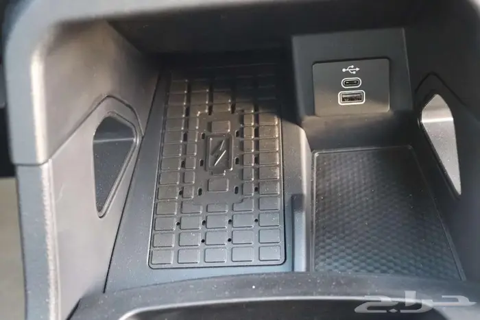 فورد ايفرست XLT بنزين 2025 العائلية نصف فل اقل الاسعار 32