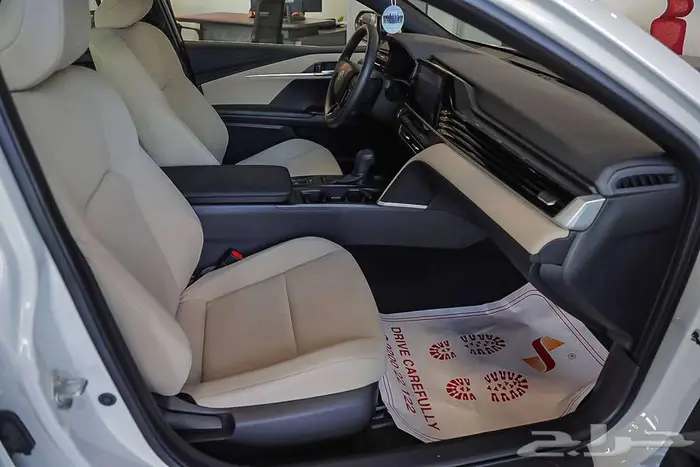 تويوتا كامري E بنزين 2025 سعودي أصفار 6