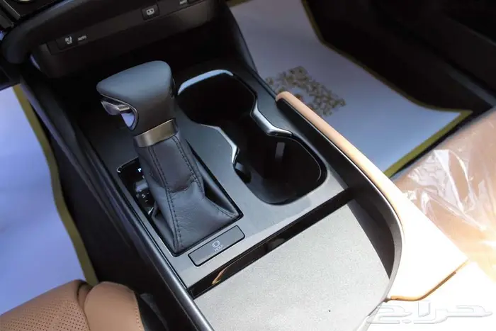 لكزس - ES 250 - لاكجيري - نص فل - خليجي -2025 11