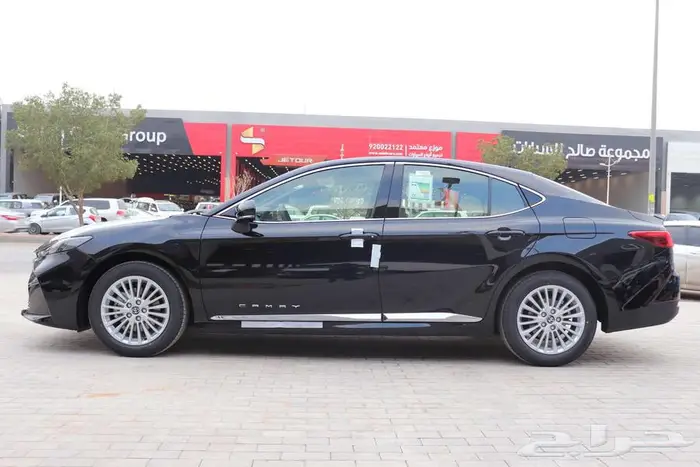 تويوتا كامري LE بنزين لون اسود 2025 تسليم فوري كاش واقساط 15