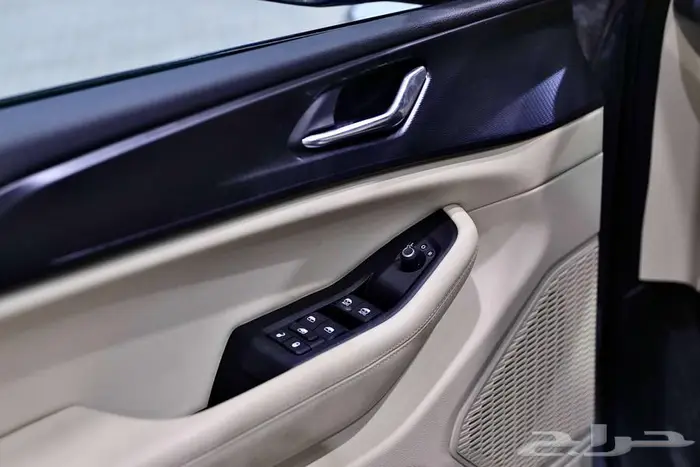 جيب جراند شيروكي لاريدو 2025 الخضر للسيارات 19