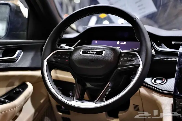 جيب جراند شيروكي لاريدو 2025 الخضر للسيارات 13