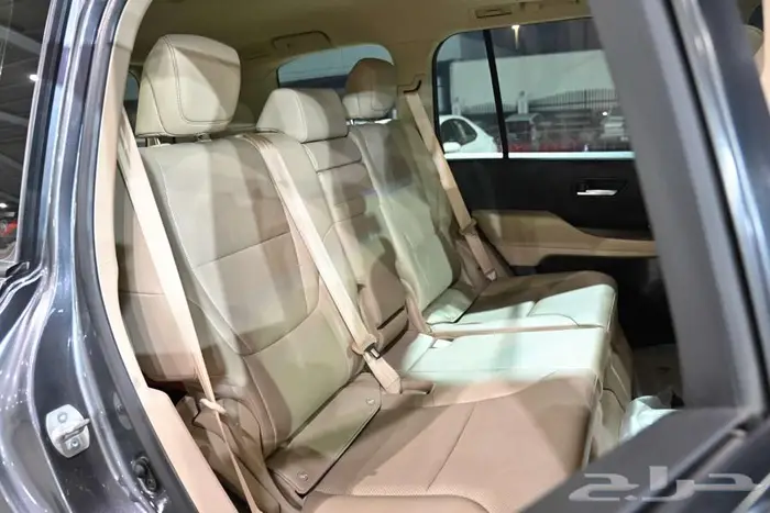 تويوتا لاندكروزر GXR-L4 2022 ديزل سعودي 13