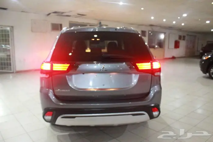 ميتسوبيشي اوتلاندر 2020 رصاصي بطاقة جمركية 3
