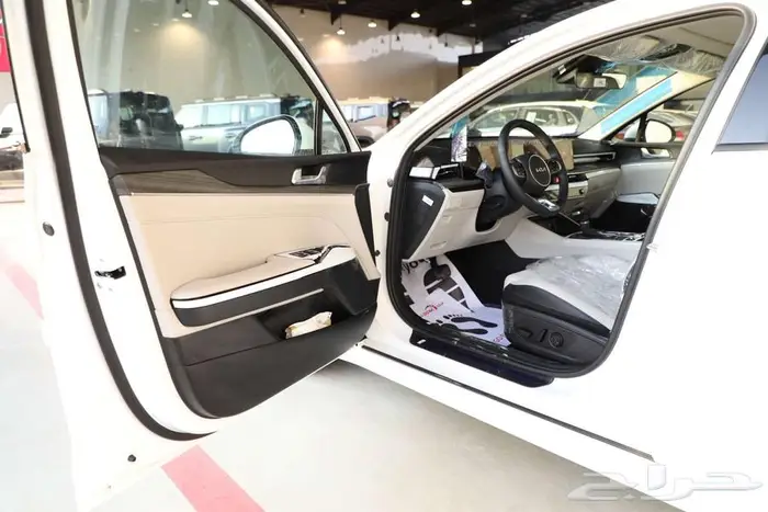 كيا K5 GLS فئة النص فل 2.5cc موديل 2026 14