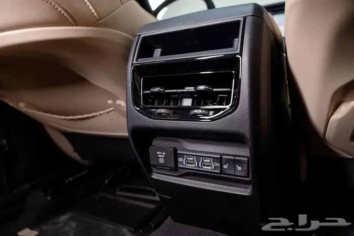 جيب جراند شيروكي 2023 اصفااار باقل سعر بالسوق عند هلا كار 9