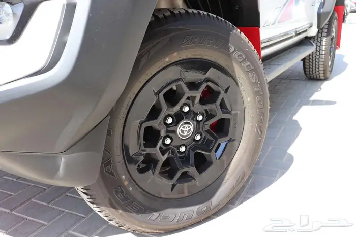 تويوتا هايلكس الرياضيه GR EDITION سعودي 2025 كميه محدوده 10