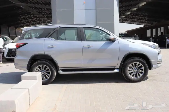 تويوتا فورتشنر VX3 فل كامل بنزين سعودي 2025 افضل سعر 16