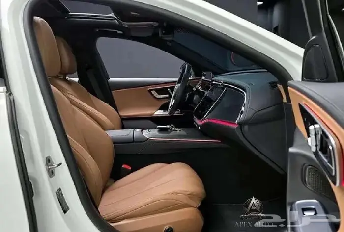 مرسيدس E200 2025 12