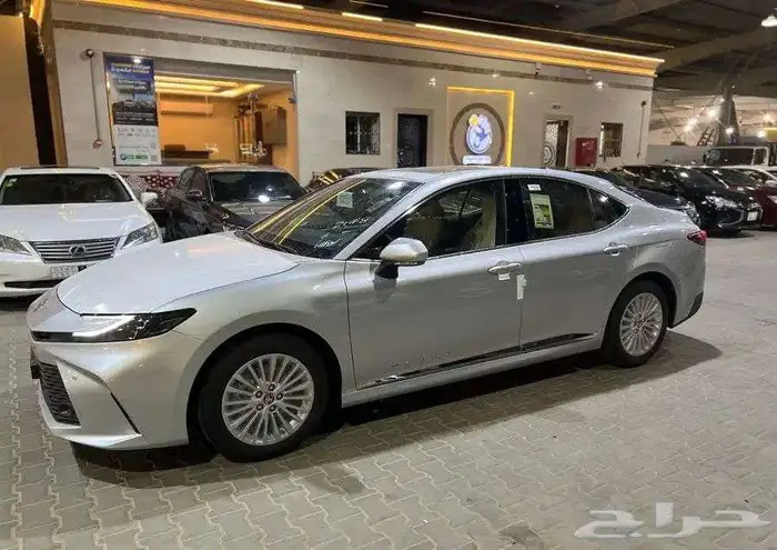 تويوتا كامري LE بنزين 2025 9