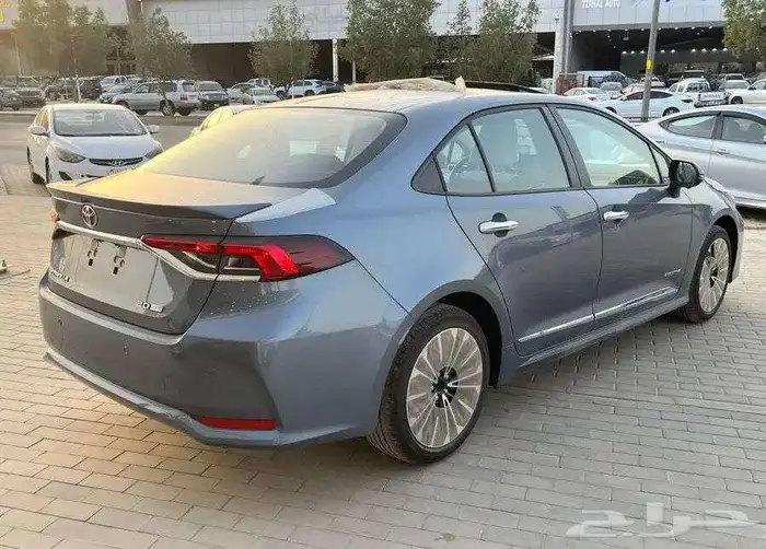 تويوتا كورولا مطور فتحة 2025 سعودي 4