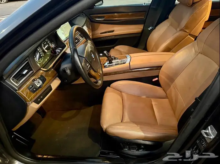للبيع BMW 740 Li فل كامل لون مميز 2012 نظيف جدا 7