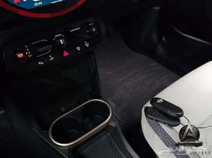 ميني كوبر 5 أبواب C 2025 9