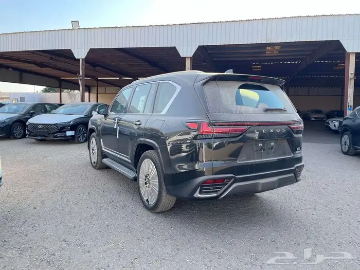 لكزس LX600 BB داخلي احمر 2025 ( أقل سعر ) 3