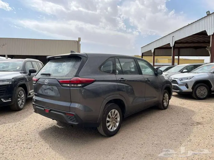 تويوتا انوفا 2025 نقد وتقسيط 2