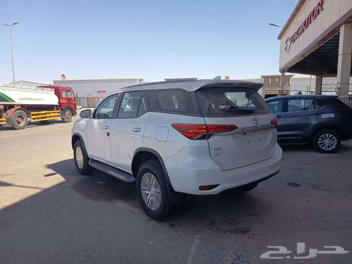 تويوتا فورشنر بنزين دبل 2025 5