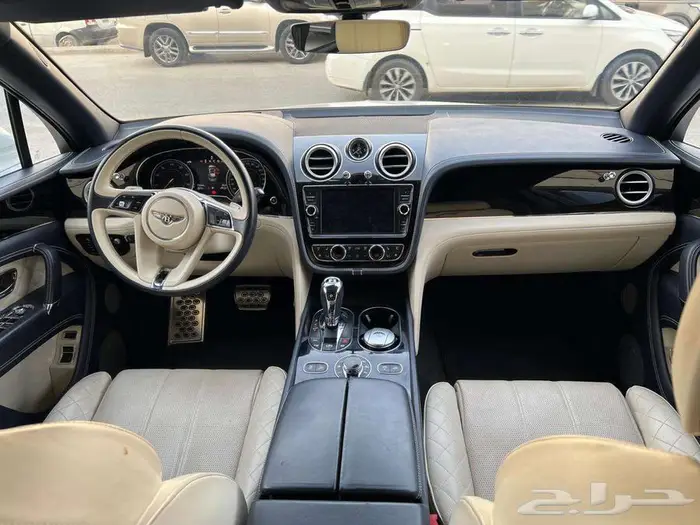 بنتلي بنتياقا موديل 2017 مستعمل بدى وكالة 8