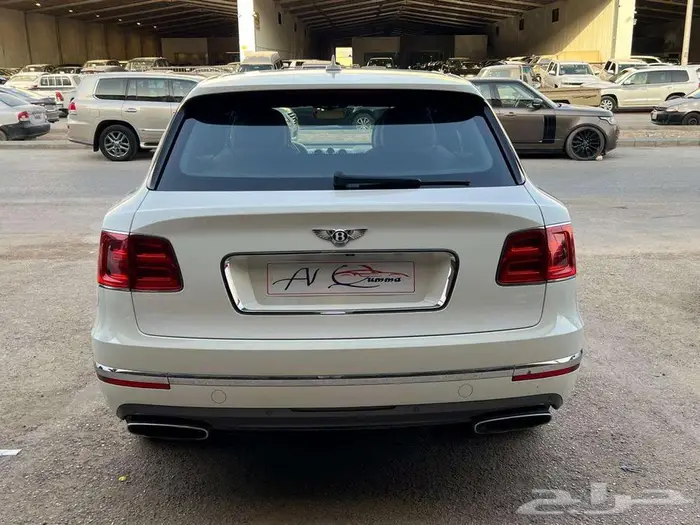 بنتلي بنتياقا موديل 2017 مستعمل بدى وكالة 11