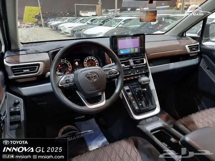 تويوتا انوفا GL 2.0 بنزين 2025 8
