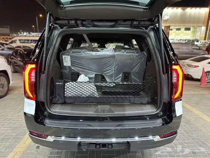 جمس يوكون 2025 اسود بدون دبل خليجي YUKON 9