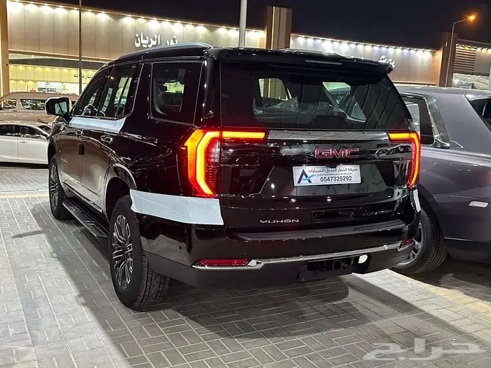 جمس يوكون 2025 اسود بدون دبل خليجي YUKON 8