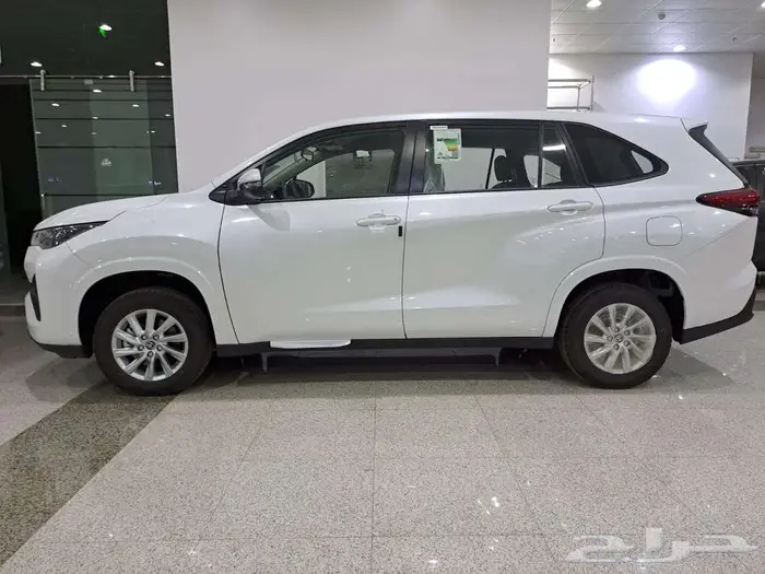 تويوتا انوفا جي ال بنزين 2026 8