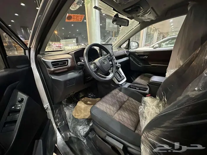 تويوتا انوفا جي ال بنزين 2026 10