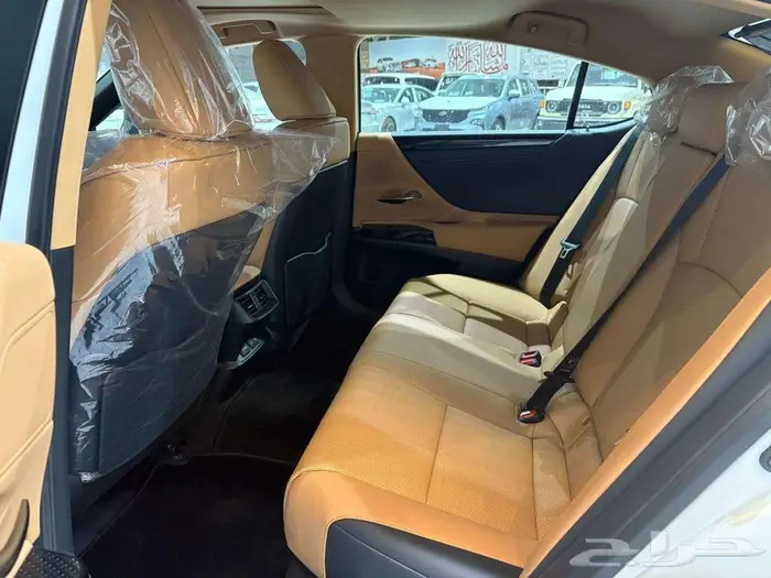 لكزس ES350 فئة CA الساير 2025 4