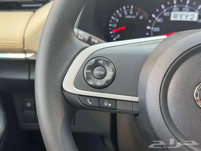 تويوتا يارس Y ستاندر 2025 13