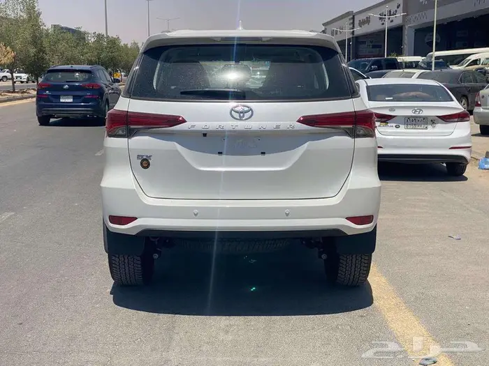 تويوتا فورتشنر GX2 بنزين دبل و بدون سعودى موديل 2025 6