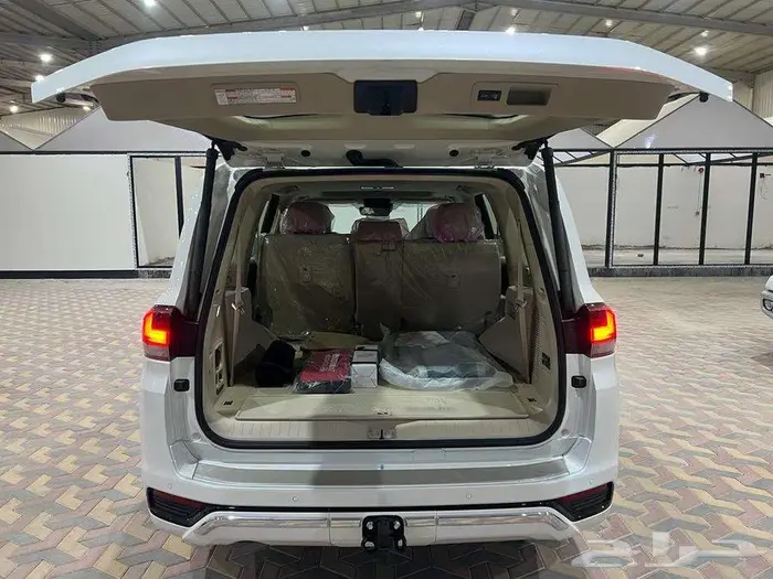 تتوفر لاندكروزر GXR بنزين - وديزل 2025 بالنقد والتقسيط 7