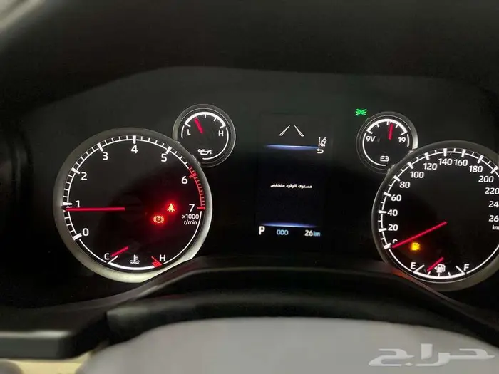 تتوفر لاندكروزر GXR بنزين - وديزل 2025 بالنقد والتقسيط 4