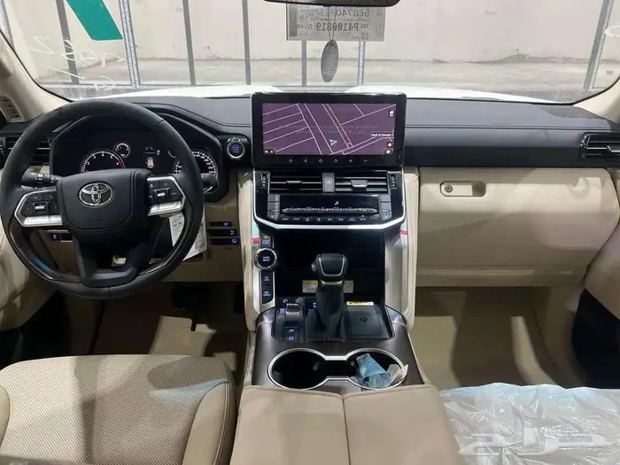 تتوفر لاندكروزر GXR بنزين - وديزل 2025 بالنقد والتقسيط 8