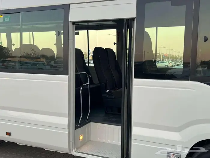 باص تويوتا كوستر 23 راكب 2025 ديزل جير عادي فطيم CC 4000 5