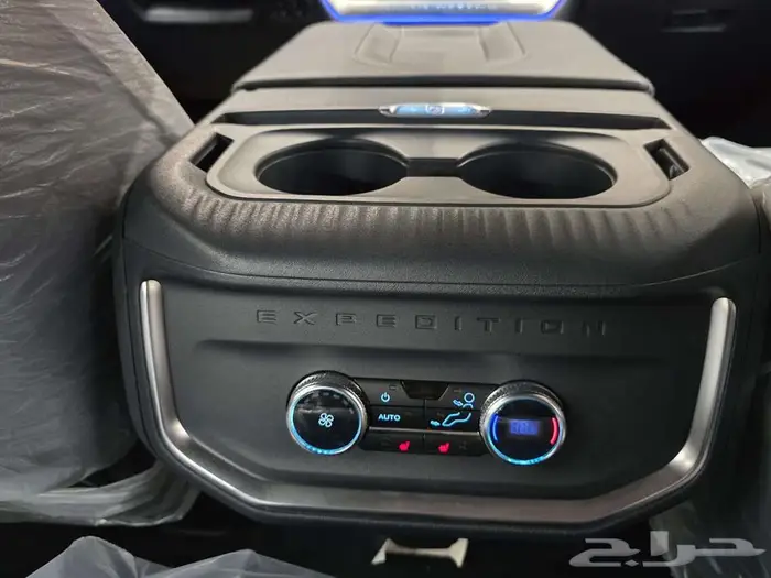 فورد اكسبيدشن بلاتنيوم ستيلث 2025 6