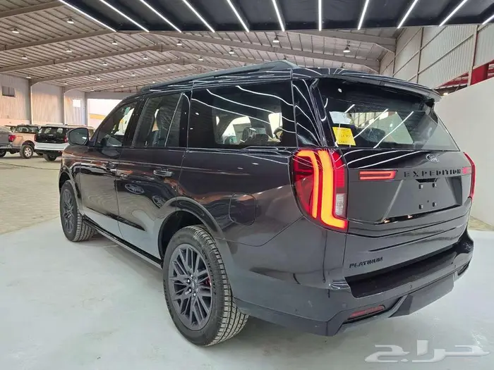 فورد اكسبيدشن بلاتنيوم ستيلث 2025 5